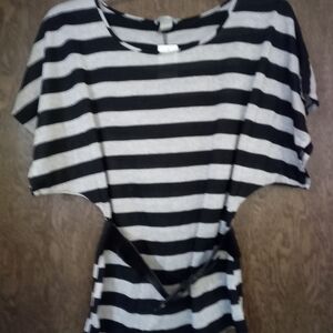 Charlotte Russe Black and Gray Striped Short Sleeve Top